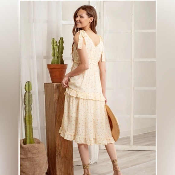 BY THE RIVER - Cream Midi Sundress with Flutter Sleeves and V-Neck - Picture 5 of 7